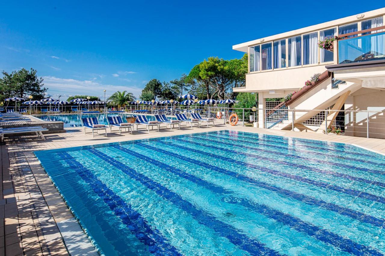 ביביונה Hotel Palace מראה חיצוני תמונה