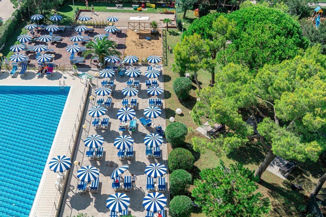 ביביונה Hotel Palace מראה חיצוני תמונה