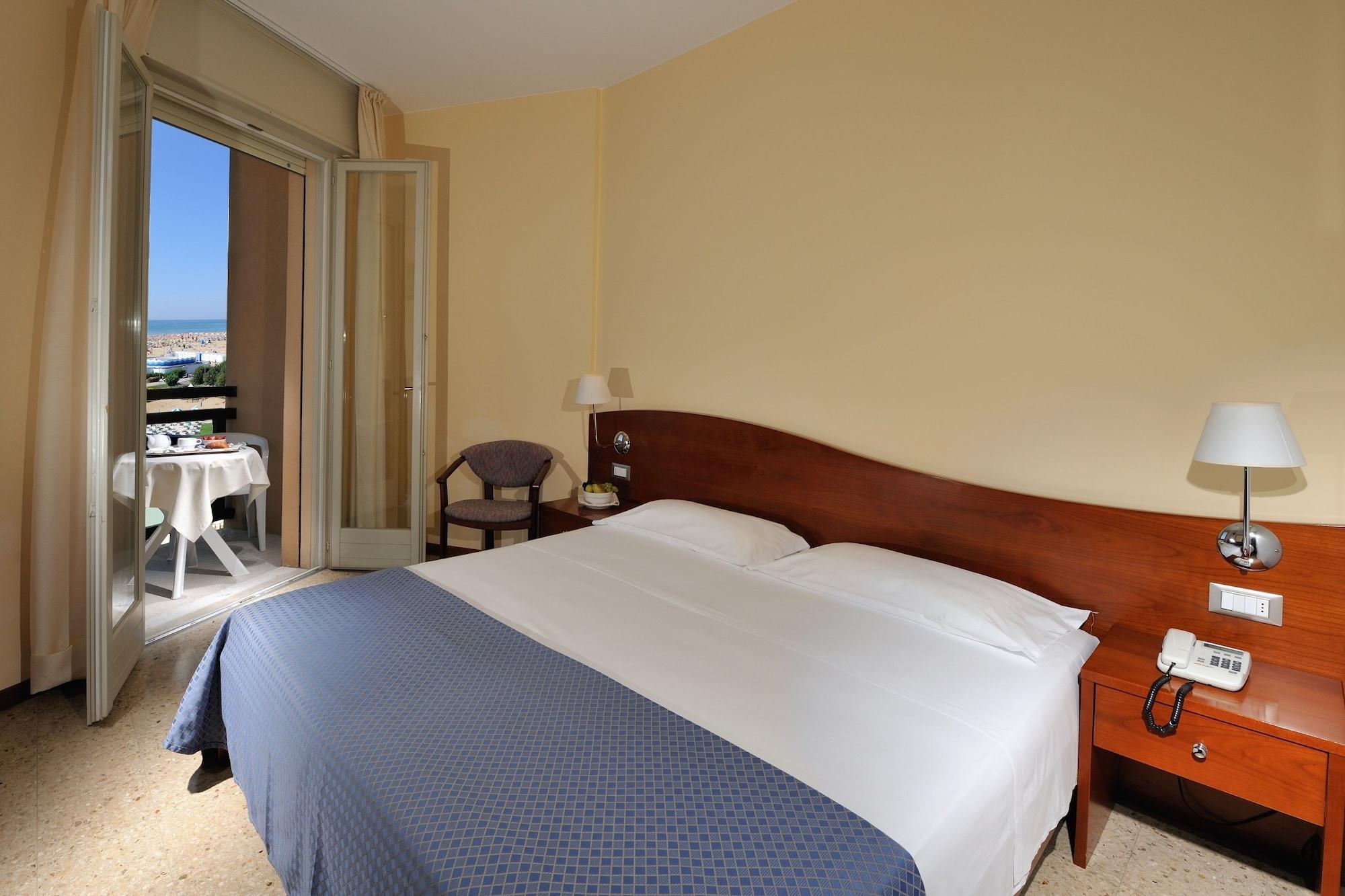 ביביונה Hotel Palace מראה חיצוני תמונה