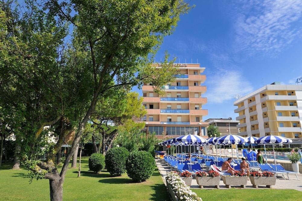 ביביונה Hotel Palace מראה חיצוני תמונה