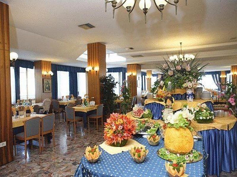 ביביונה Hotel Palace מראה חיצוני תמונה