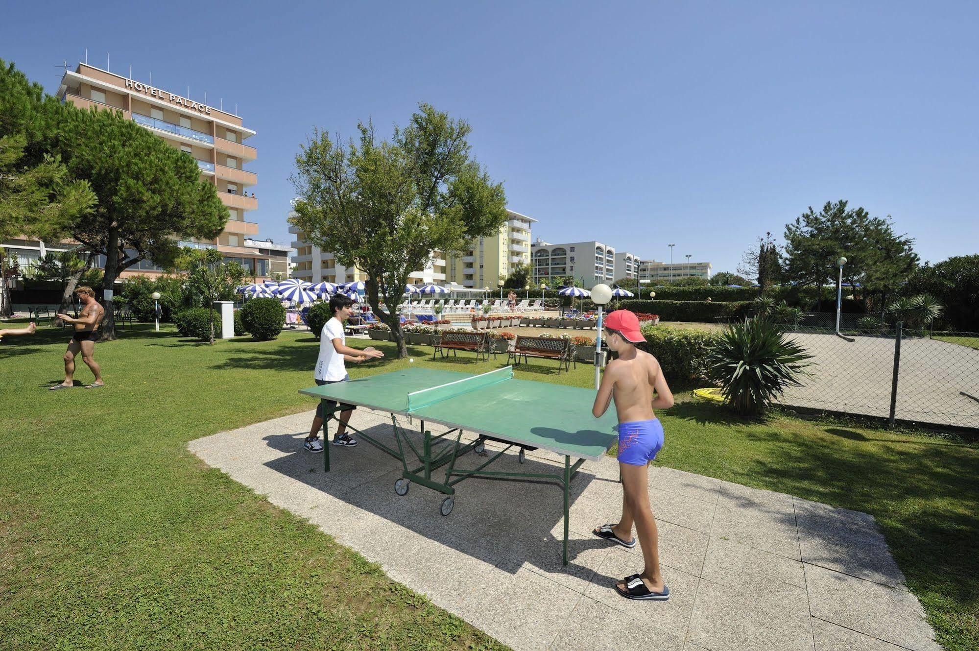 ביביונה Hotel Palace מראה חיצוני תמונה