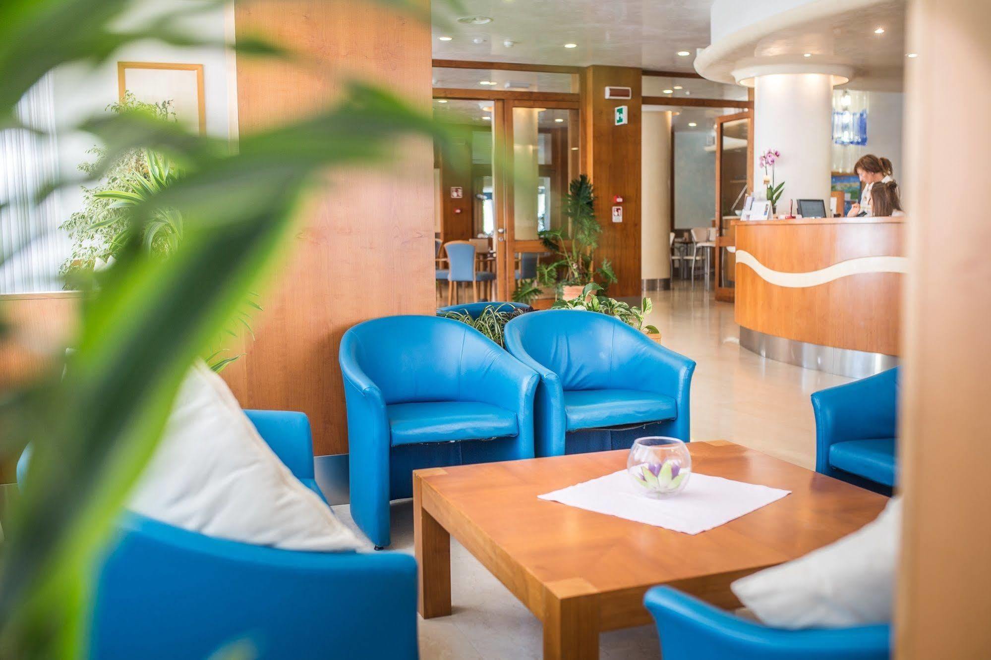 ביביונה Hotel Palace מראה חיצוני תמונה
